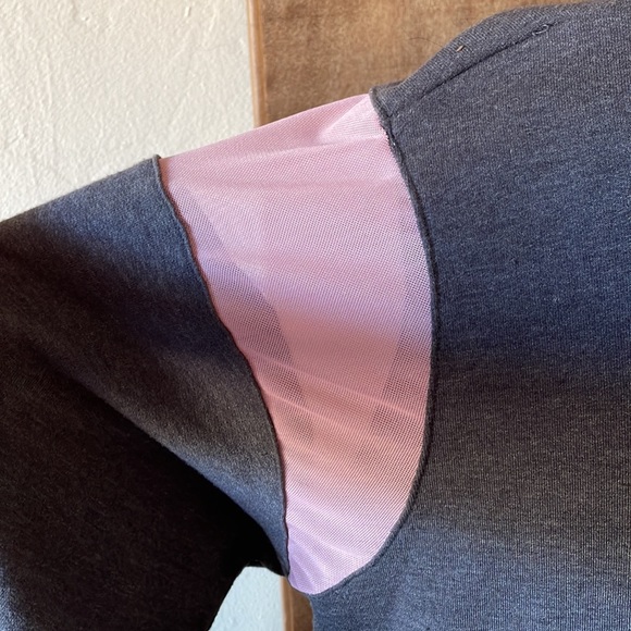 Pro Player Comfy Gray & Pink Sweatshirt 💕 - Picture 6 of 7